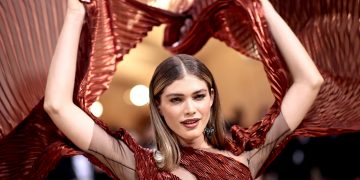 Modelo cearense chama atenção no maior evento de moda do mundo; confira