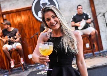 Qual é a boa de hoje? Confira agenda musical de bares, barracas e restaurantes para curtir o final de semana