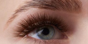 Conheça o brow lamination, o procedimento que é a nova tendência de beleza e estética