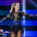 Ivete Sangalo retorna aos palcos e surpreende os fãs; assista