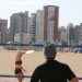 AYO Unidade Beira Mar inaugura quadras de areia na orla de Fortaleza com aulas experimentais de vôlei de praia e beach tennis