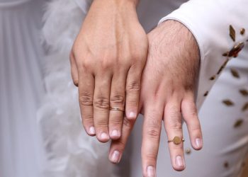 Deu ruim! Influencers se casam em Las Vegas e descobrem que união é oficial
