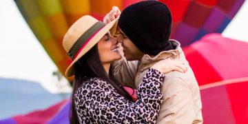 Zé Vaqueiro comemora aniversário de 23 anos em viagem com a esposa Ingra Soares no Rio Grande Sul