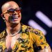 Após hiato, Léo Santana retorna com Baile da Santinha e cai na emoção; confira