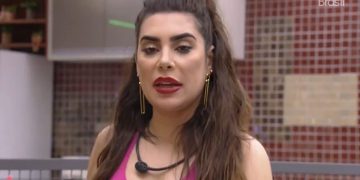 Naiara Azevedo canta trecho de música inédita com Marília Mendonça e revolta fãs