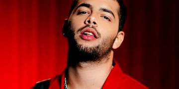 Fã tatua trecho de música de Pedro Sampaio e ídolo se emociona; assista o vídeo