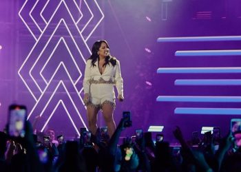 Mari Fernandez grava primeiro DVD em Fortaleza; confira