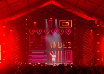 Mari Fernandez grava primeiro DVD em Fortaleza; confira