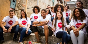 Coletivo Jovem abre 400 vagas para capacitação de jovens ao primeiro emprego