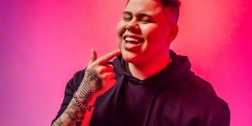 Rogerinho faz show em véspera de feriado no Colosso Fortaleza