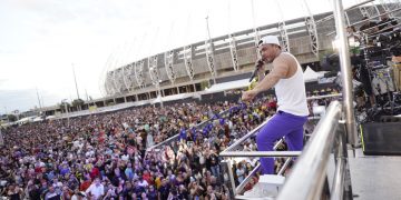 Wesley Safadão surpreende público do Garota VIP Fortaleza com trio elétrico e mais de 5 horas de show