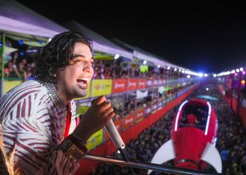 Gravação de clipe, emoção e foguete na avenida: Foliões vivem grandes surpresas no segundo dia de Fortal