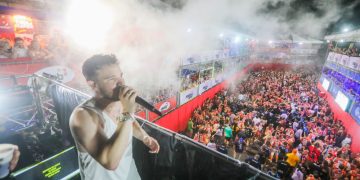 Mistura de ritmos, shows marcantes e estreias na avenida marcam primeiro dia de Fortal 2022
