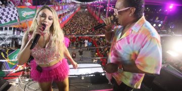 Em sua estréia no Fortal, Taty Girl recebe Compadre Washington em seu bloco