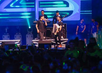 Zé Vaqueiro estreia no Fortal com show marcante até o amanhecer