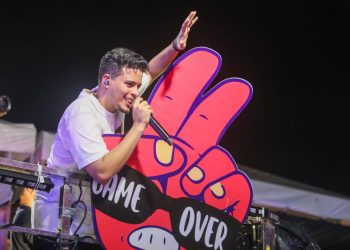 ‘Gostosinha É Ela’, música de Felipe Amorim, ganha destaque nas plataformas digitais