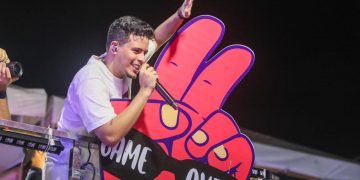 ‘Gostosinha É Ela’, música de Felipe Amorim, ganha destaque nas plataformas digitais