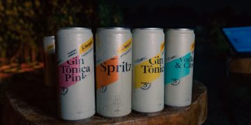 Novo sabor da linha Schweppes Premium Drinks é lançado em evento no Zoi Restaurante