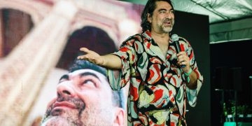 Com Zeca Camargo no line up, sábado de Winds For Future traz paineis de comunicação, ESG, saúde e até desfile de moda nas areias do Cumbuco