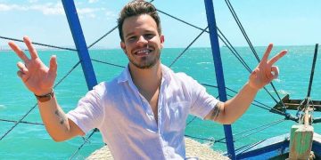 MF na praia: Matheus Fernandes faz show sunset em Fortaleza