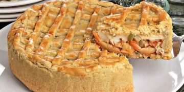 Ceia prática de Réveillon: Bomar Pescados dá dica de receita de Empadão de Camarão