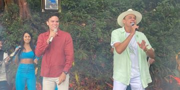 Marcos Lessa participa de gravação do DVD de 30 anos de Frank Aguiar