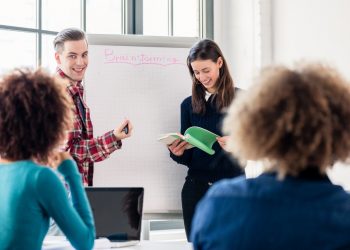 Qualificação: cursos de férias da FACINE e Grupo Mrh estão com inscrições abertas
