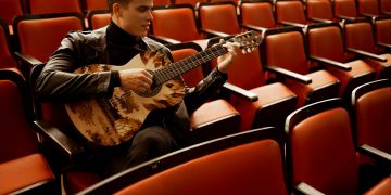 Marcos Lessa relembra Tim Maia em tributo no Coco Bambu