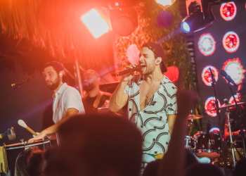 DDP Diretoria: das praias do Rio ao Carnaval de SP, conheça a banda que conquistou o público cearense com a melhor open vibe do Brasil