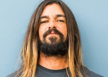 Estrela do reggae nacional, Armandinho desembarca em Fortaleza após 16 anos, direto da Austrália e Nova Zelândia, para show, na Praia do Futuro