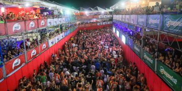 Cidade em festa: Confira os horários do Corredor da Folia do Fortal 2023
