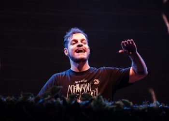 Fervo no Cumbuco: atrações nacionais esquentam o feriadão com festival de música