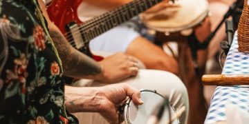 Giz Cozinha Boêmia celebra 5 anos com roda de samba especial ao som de Mestrinho e Nilze Carvalho