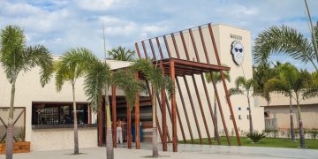 Seu Domingo Beach Club amplia horário de happy hour em dezembro