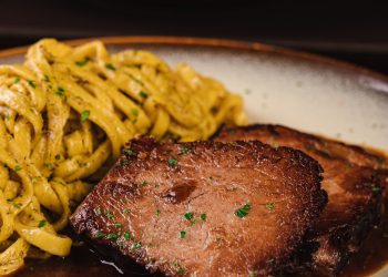 Novo menu executivo da Asttore Forneria traz almoço especial de quarta a sexta-feira