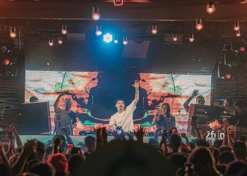 TOP DJ mundial na Praia do Futuro: Mochakk retorna a Fortaleza, neste sábado (24), no Praiow