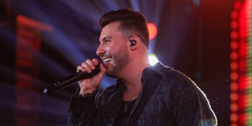 Sucesso nos streamings musicais, “Ao Vivão” de Murilo Huff traz clássicos da música nacional para Fortaleza