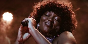 Luedji Luna vem a Fortaleza para show gratuito em julho na Estação das Artes