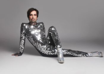 Em edição comemorativa de XXV anos, DFB Festival traz show exclusivo do artista Johnny Hooker