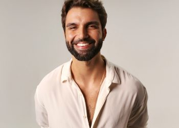 Silva faz show da turnê “Encantado” em Fortaleza; saiba quando
