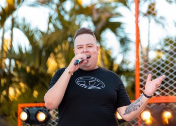 Rey Vaqueiro grava EP visual com participações de Tarcísio, Natanzinho Lima, Japãozin, Zé Cantor e Eric Land em Fortaleza; saiba mais