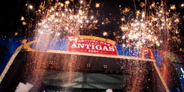 Com multidão apaixonada, Festival das Antigas celebrou os grandes clássicos do forró