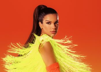 Mari Antunes, cantora do Babado Novo