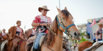 Vaquejada de Itapebussu começa hoje celebrando 81 anos com shows de Zezo, Raí Saia Rodada, Luan Estilizado, Samyra, Mara Pavanelly e mais atrações 