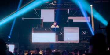 Disco Voador apresenta a quinta edição da  Burning Cumbuco neste sábado (17)