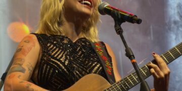 Camila Marieta faz show ao vivo neste sábado (18) na Vila Azul do Mar